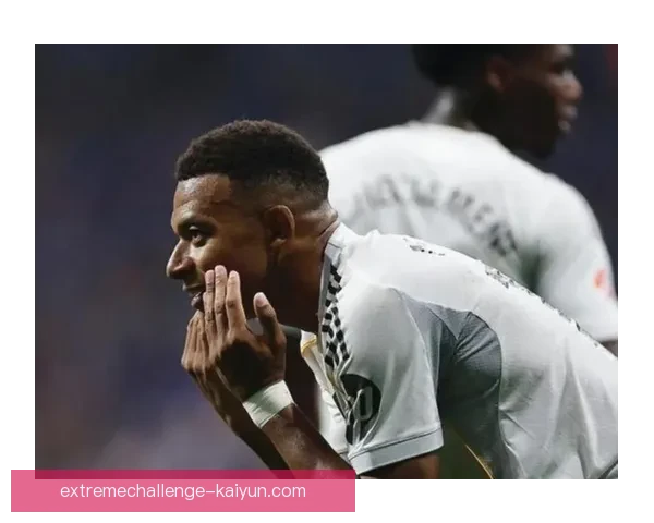 姆巴佩在双前锋体系中表现稳定，状态回暖令人期待