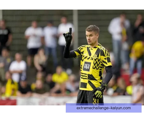 英超卢顿与阿德巴约完成续约，后防核心留队至2026年